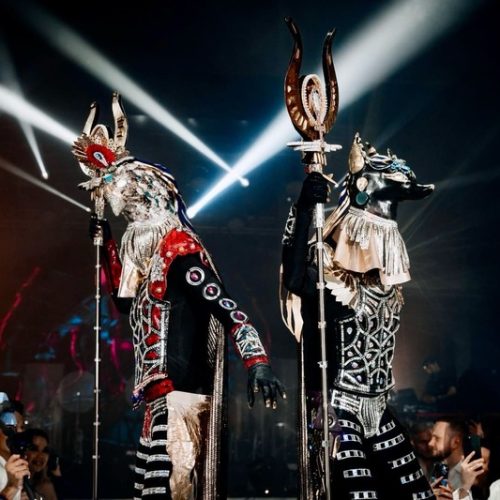 Артисты в восточном стиле на встречу гостей