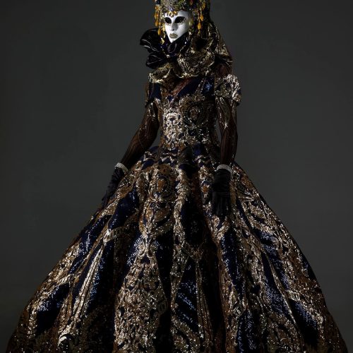 Маскарад на встречу гостей