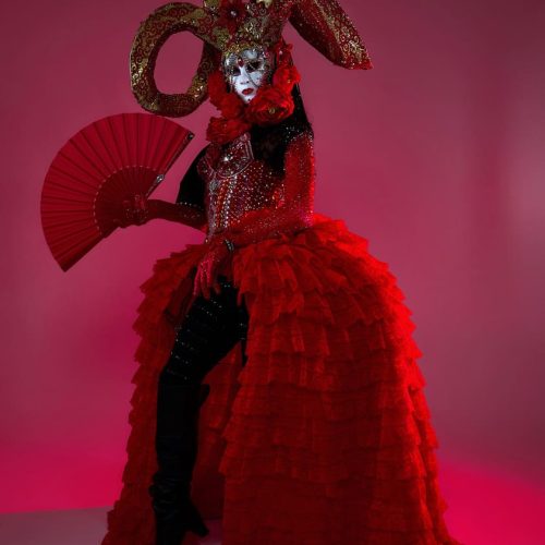 костюмы венеции на встречу гостей в Москве