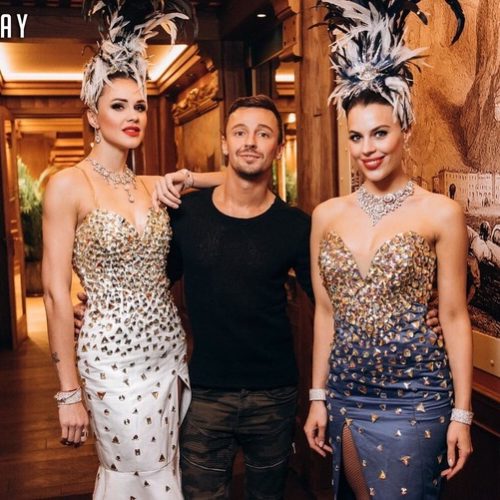 Артисты в вечерних нарядах на велком зону