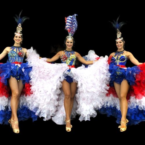 Девушки на встречу гостей в стиле кабаре