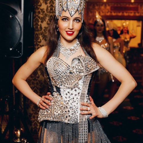 Белый образ на встречу гостей